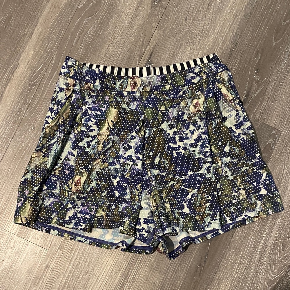 Lululemon Athletica Blue and Green Patterned Shorts
